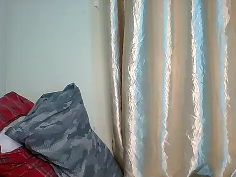 Snapshot of Poisonous_Ivy chatting on 01/13/25, 08:37 Poisonous Ivy online show from 01/13/25, 08:37