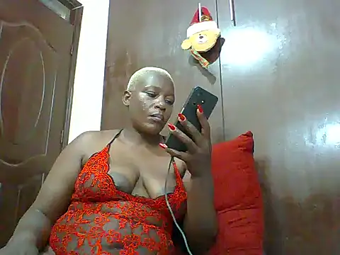 Snapshot of Poisonous_Ivy chatting on 11/03/25, 10:21 Poisonous Ivy online show from 11/03/25, 10:21