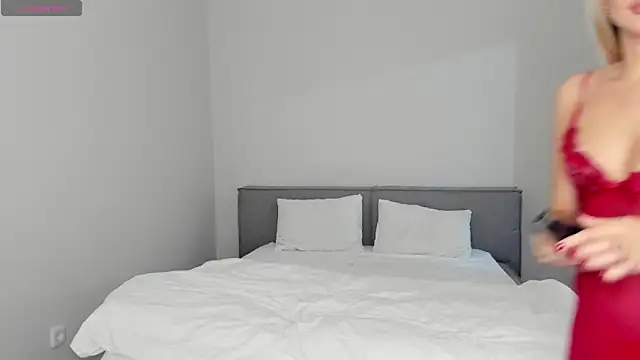 Snapshot of sarahphyllis chatting on 11/10/25, 08:30 sarahphyllis online show from 11/10/25, 08:30