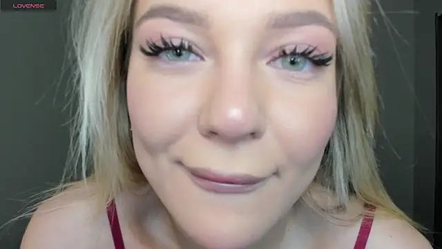 Snapshot of sarahphyllis chatting on 11/13/25, 09:03 sarahphyllis online show from 11/13/25, 09:03