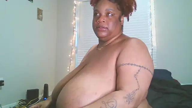 Snapshot of NaughtyHottieBBW chatting on 04/26/26, 04:15 NaughtyHottieBBW online show from 04/26/26, 04:15