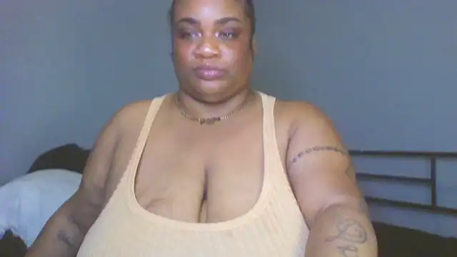 Snapshot of NaughtyHottieBBW chatting on 06/21/26, 04:04 NaughtyHottieBBW online show from 06/21/26, 04:04