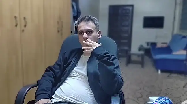 Snapshot of Arabeyes chatting on 12/06/24, 06:50 Arabeyes online show from 12/06/24, 06:50