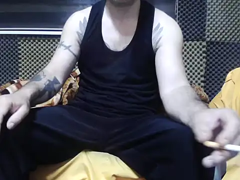 Snapshot of Arabeyes chatting on 11/15/25, 02:42 Arabeyes online show from 11/15/25, 02:42