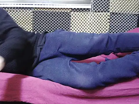 Snapshot of Arabeyes chatting on 12/18/25, 01:17 Arabeyes online show from 12/18/25, 01:17