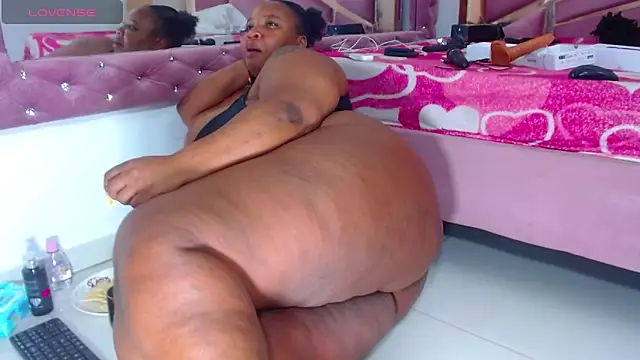 vanewilss1 online show from 03/13/25, 04:27