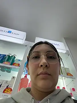 my-kitty online show from 06/26/26, 01:32