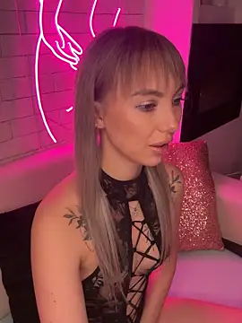 Snapshot of MiaMinx chatting on 12/26/24, 10:41 MiaMinx online show from 12/26/24, 10:41