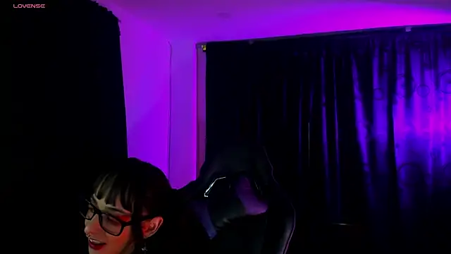 Kizzuky online show from 12/26/24, 03:49