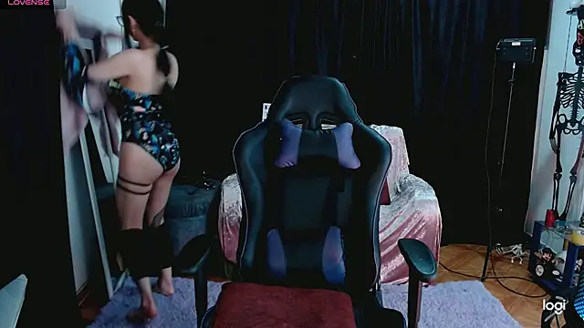 Kizzuky online show from 09/10/25, 02:55