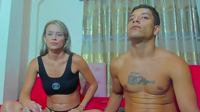 Snapshot of AnderAndMartina chatting on 12/12/24, 12:48 AnderAndMartina online show from 12/12/24, 12:48