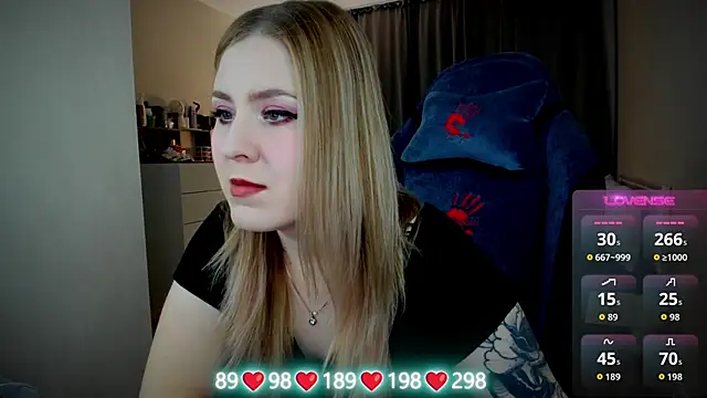 Olivia Munk online show from 10/25/25, 04:31