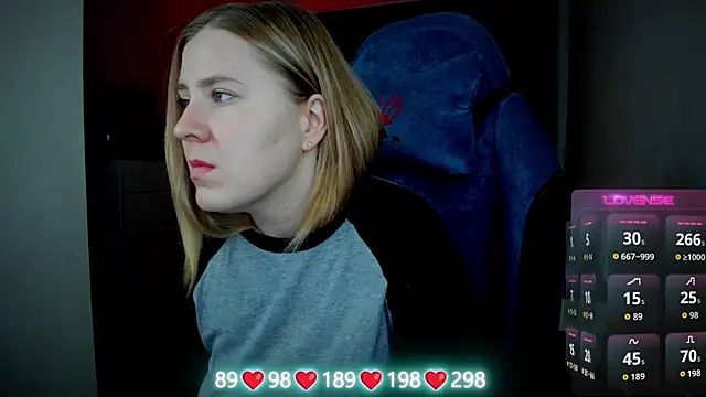 Olivia Munk online show from 11/01/25, 04:03