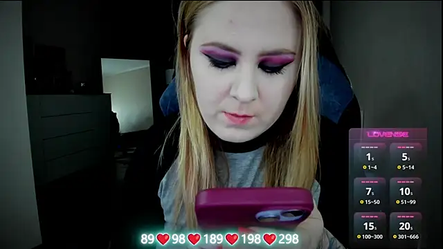 Olivia Munk online show from 11/14/25, 04:44