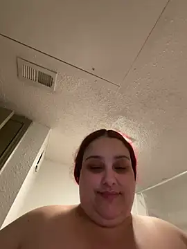 Snapshot of bbwredhead chatting on 02/18/25, 01:21 bbwredhead online show from 02/18/25, 01:21