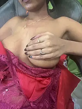 Snapshot of PARI_Hun chatting on 09/23/25, 03:26 PARI Hun online show from 09/23/25, 03:26