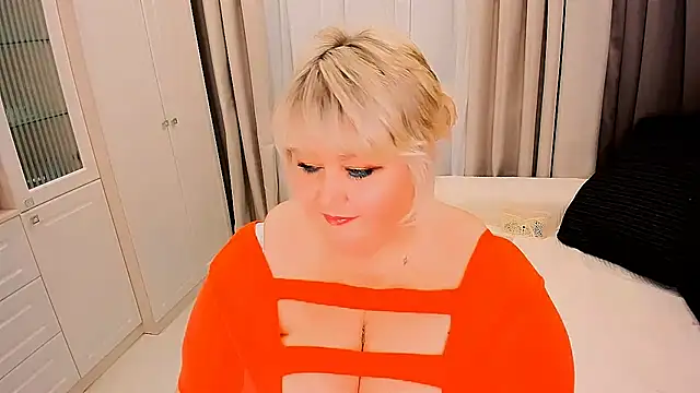 Snapshot of BIGTITSBBW chatting on 11/14/25, 01:54 BIGTITSBBW online show from 11/14/25, 01:54