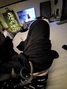 Snapshot of JoJob10 chatting on 12/16/25, 10:59 JoJob10 online show from 12/16/25, 10:59