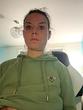 Snapshot of BabyNila chatting on 10/17/25, 07:49 BabyNila online show from 10/17/25, 07:49