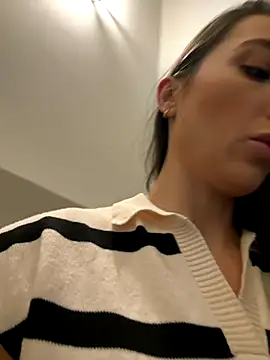 AnnaCastillo  online show from 10/04/25, 10:52