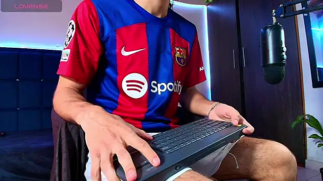 Snapshot of kuzzcoo chatting on 09/28/25, 08:36 kuzzcoo online show from 09/28/25, 08:36