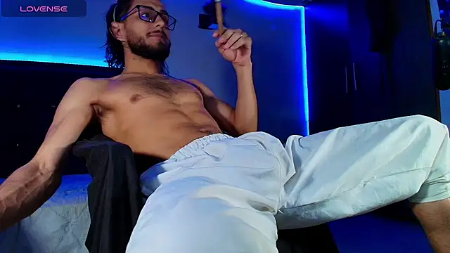 Snapshot of kuzzcoo chatting on 11/03/25, 03:19 kuzzcoo online show from 11/03/25, 03:19