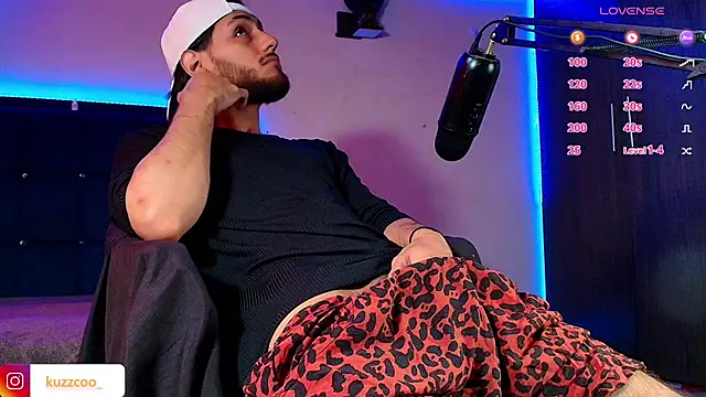 Snapshot of kuzzcoo chatting on 11/27/25, 02:41 kuzzcoo online show from 11/27/25, 02:41