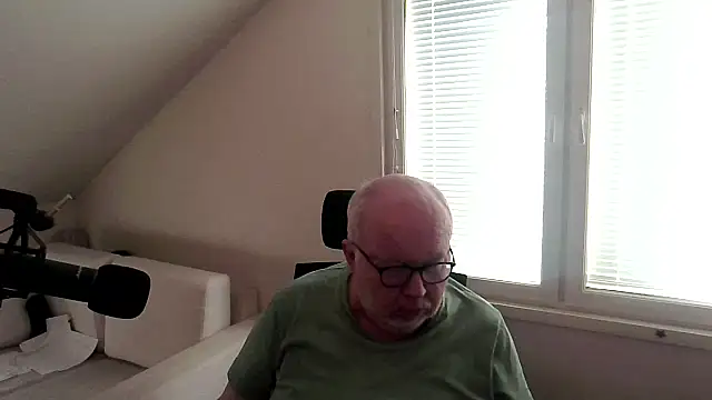Snapshot of ScrawnyFire chatting on 03/06/26, 12:45 ScrawnyFire online show from 03/06/26, 12:45