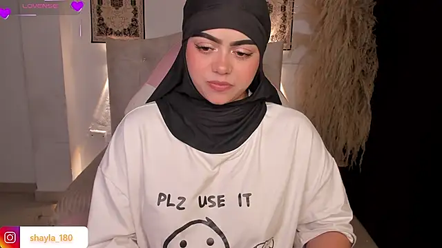 shayla 18 online show from 07/10/26, 10:40