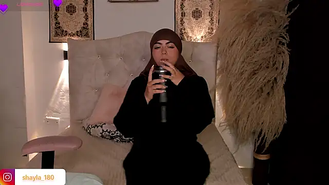 shayla 18 online show from 07/23/26, 09:35