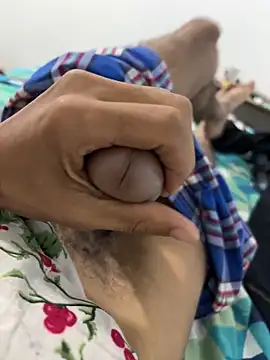 Snapshot of Elvergon-occoner chatting on 10/11/25, 05:17 Elvergon-occoner online show from 10/11/25, 05:17