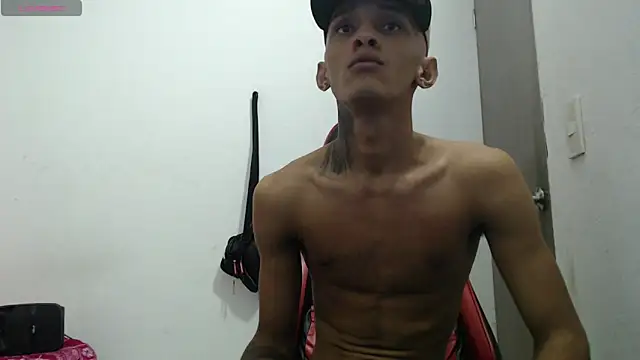 Snapshot of Elvergon-occoner chatting on 10/21/25, 03:51 Elvergon-occoner online show from 10/21/25, 03:51