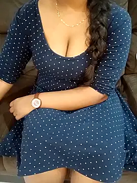 Mounika25 online show from 03/15/25, 09:38