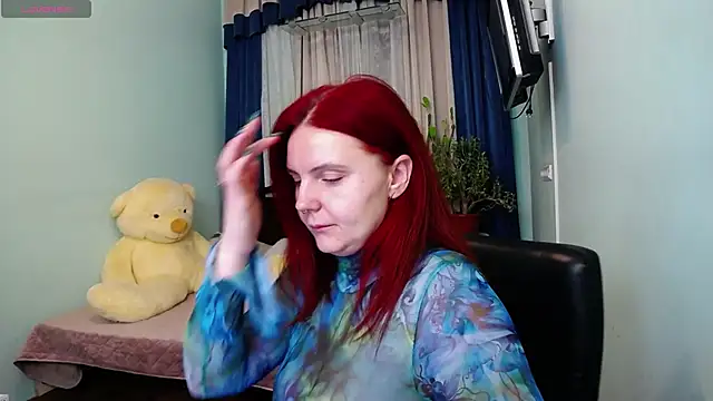 NikaLee online show from 12/15/24, 06:29