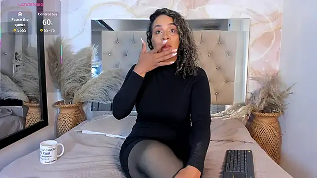 ainaah  online show from 11/21/25, 12:04