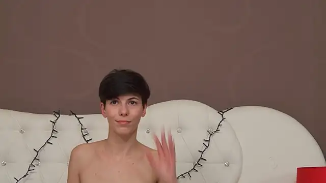 Snapshot of KylieLipa chatting on 12/11/24, 12:02 KylieLipa online show from 12/11/24, 12:02