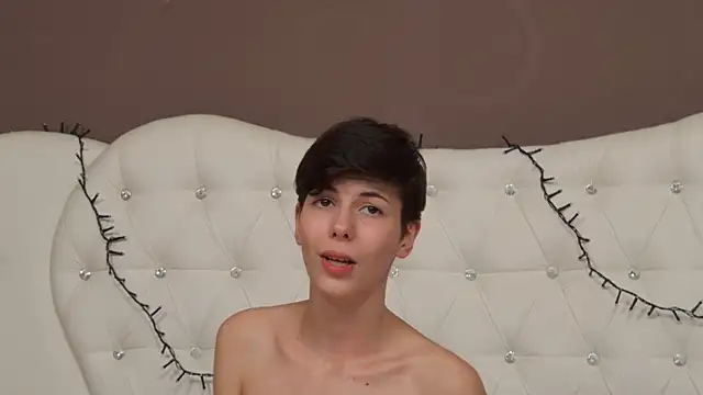 Snapshot of KylieLipa chatting on 12/12/24, 02:26 KylieLipa online show from 12/12/24, 02:26