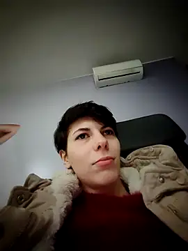 Snapshot of KylieLipa chatting on 01/18/25, 07:26 KylieLipa online show from 01/18/25, 07:26