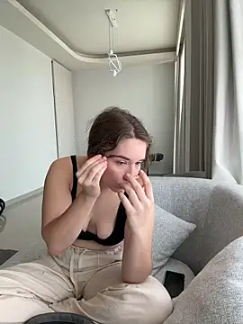 Nura n Sarah online show from 10/04/25, 03:37