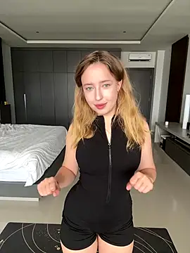 Nura n Sarah online show from 12/05/25, 05:27