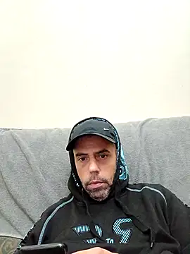 Snapshot of Gui420bh chatting on 01/06/26, 12:36 Gui420bh online show from 01/06/26, 12:36