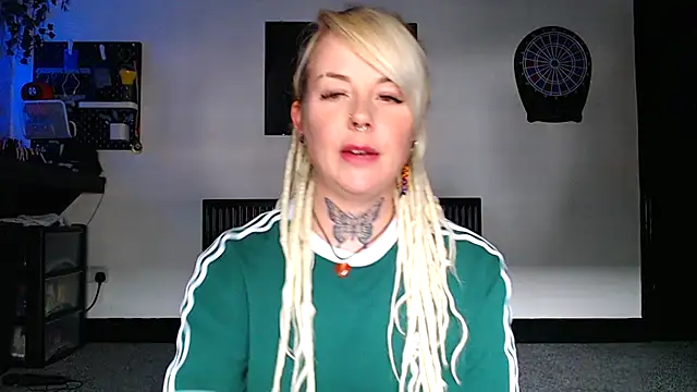 pixiedreadx online show from 10/24/25, 02:02