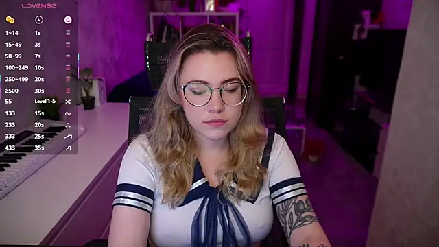 Snapshot of RemyCute chatting on 09/18/25, 06:54 RemyCute online show from 09/18/25, 06:54