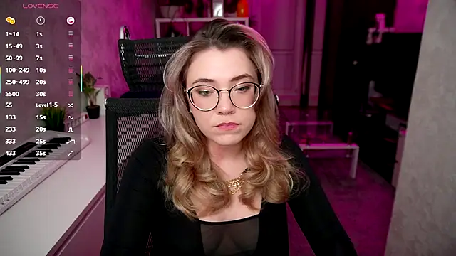 Snapshot of RemyCute chatting on 09/27/25, 07:30 RemyCute online show from 09/27/25, 07:30