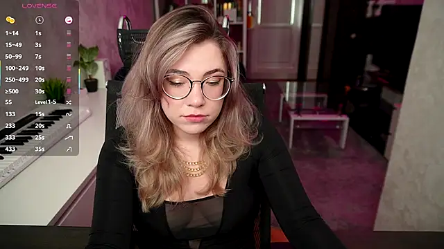 RemyCute online show from 10/04/25, 12:03