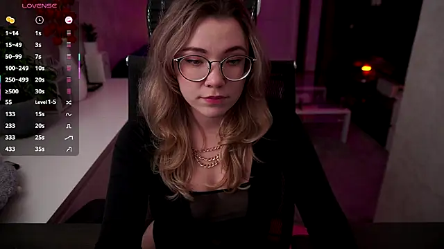 Snapshot of RemyCute chatting on 10/31/25, 07:26 RemyCute online show from 10/31/25, 07:26