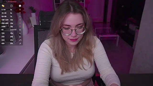 Snapshot of RemyCute chatting on 11/22/25, 04:50 RemyCute online show from 11/22/25, 04:50