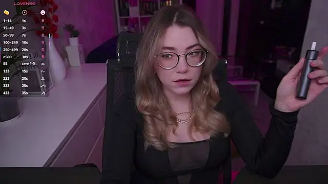 Snapshot of RemyCute chatting on 11/28/25, 04:20 RemyCute online show from 11/28/25, 04:20