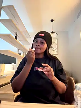 Snapshot of Neelo-Smith chatting on 12/17/25, 05:08 Neelo-Smith online show from 12/17/25, 05:08