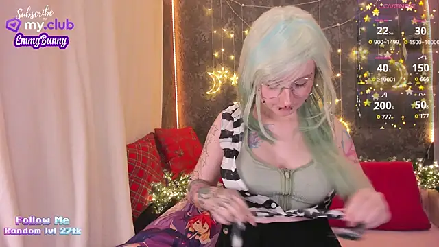 EmmyBunny online show from 12/18/24, 05:31